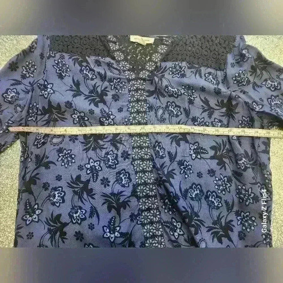 Women's light weight paisley long sleeve top - Picture 4 of 6